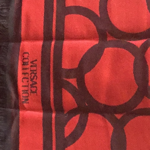 VERSACE COLLECTION SCARF NEW - Picture 5 of 5